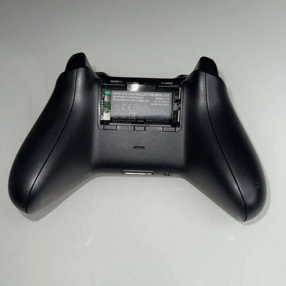 Genuine Microsoft Xbox One Wireless Controller 1708 Black Missing Cover